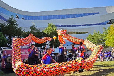 廟會 x 閱讀！2025臺灣閱讀節《閱讀真奇廟》  12/6回駕國資圖　九天民俗技藝團、東勁直排輪熱鬧開演！