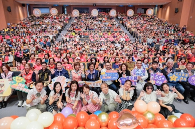 銀髮活力爆棚！新北松年大學動態成果展大秀才藝 侯友宜：一起在新北快樂生活