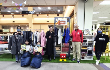 南華大學「衣起來閱讀」以書換衣　引領惜物永續新風潮