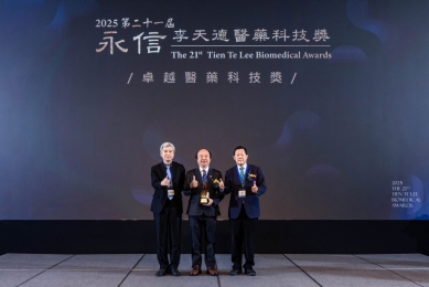 中正大學校長蔡少正癌症研究轉化臨床生機 獲頒第21屆「李天德卓越醫藥科技獎」