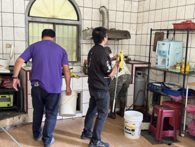 小舉止大暖心！新竹尖石單親家庭   寒風襲破窗    社工通報補破網