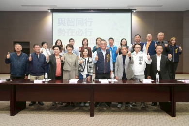 南投縣議員蔡宗智。19日在縣長許淑華、縣議長何盛豐等陪同下，正式宣布：將以「無黨籍」身分，投入下一屆名間鄉長的選舉！