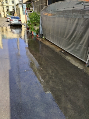 水管爆裂拒修居民受苦  議員指責中央新法令使國土署和自來水公司對槓