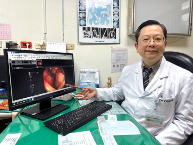 44歲男血便誤當痔瘡　未達篩檢年齡一照竟是大腸癌