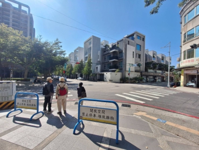 守護公園行人安全！中市交通局增設小綠人 看得到秒數過馬路更安心