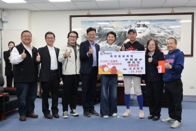 中興國中勇奪2026巨人盃國際青少棒冠軍 許淑華縣長接見表揚