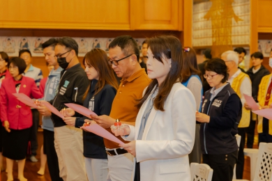 送蛇迎馬    法寶寺歲末祈福   高虹安為民默禱