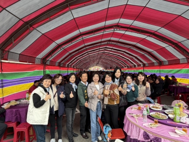 「馬」不停蹄送愛心！民進黨市議員鄭功進辦千人關懷宴  義剪、義診、助就業