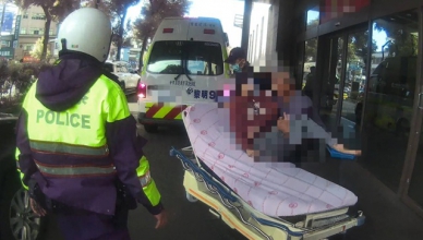 男子在家昏厥家屬開車求助  太平警火速開道送醫