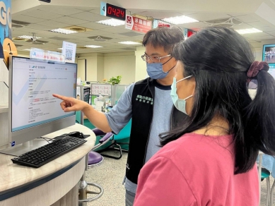 66歲單親保母再就業　中彰投分署用「五五就業促進獎勵」措施助她重返職場找回自信