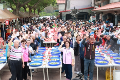 南投梅子節推廣在地鮮食　許淑華縣長與民眾手作青梅