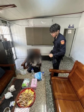 烈日長途騎車搬家遇險　母女迷航求助警即時伸援護平安