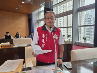 國民黨原民台中市議員朱元宏針對農業局對和平區農產品的行銷策略進行檢討     建議建立由農業局建立統一形象「台中隊」參展