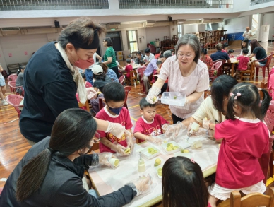月圓圓糕甜甜　富春國小附設幼兒園  親子共創綠豆糕  歡度溫馨中秋佳節