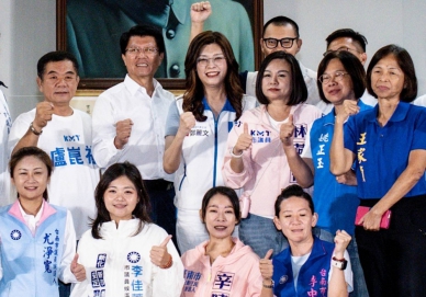 台南市行動中常會力挺謝龍介．鄭麗文說台灣人不欠民進黨