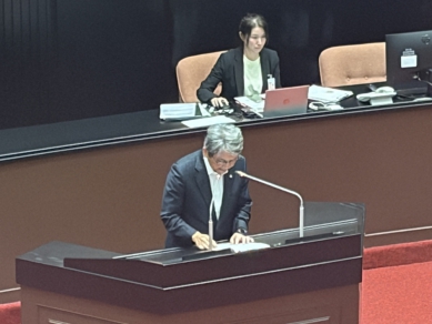 王正旭關切健保費率的議題，優先將青年世代的負擔