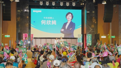 陸戰鐵人！民進黨台中市長候選人、立法委員何欣純一日7場力挺台中隊  半天走遍山海屯城  未來捷運路網拚效率第一
