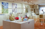 賴素育攜手子女戴安瑞、戴余珊在大甲三寶文化館中聯展  三十三件葫蘆藝術作品傳遞幸福與感動