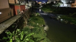 新竹市客雅溪遭染白  環境局查出工人倒殘漆  開罰！