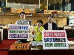 中市府舉辦市民野餐日  動用業務費勻支  多位民進黨台中市議員批規避監督、經費便宜行事、暗度陳倉  要求明年全部預算框出來  陽光的越辦越盛大  副市長黃國榮：藉人潮推廣宣導