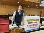 市區河道人行道好窄   國民黨台中市議員陳文政疑：民間認養能拓寬   但市府卻不行