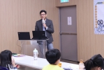 《老Z》周寬展曾遇打工詐騙 受邀夏令營教小孩防詐   小小主播營見學員認真學播報   主播鄭亦真動容「提醒自己不忘初心」