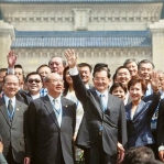 《那年我們走過中山路，從一人行腳，巧遇蕭院長與林部長等眾志同行到團結一心》