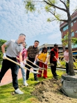 梧棲區中正國小歡慶70週年，植樹揭開校慶序幕