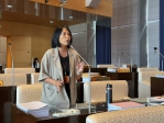 龍井區龍泉國小疑似受到隔壁建案影響，導致操場跑道下陷  民進黨台中市議員張家銨要求教育局在開學前讓第三方公正專業單位確認安全是否無虞，不能讓學校的孩童置於可能的危險之中