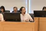 台中國際足球園區草皮填充物溢出   台中市議員吳佩芸籲建設局確保工程品質