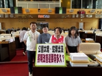 公園夜間驚見疑似毒蛇！民進黨台中市議員陳雅惠批照明拖近2年  建設局允改善