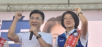台中市豐原區今日充滿沸騰的政治熱力、國民黨籍現任議員邱愛珊、攜手市長候選人江啟臣、於今日（17日）上午在豐原區南陽里廣福宮廟埕舉行聯合競選總部成立大會、現場鑼鼓喧天、鞭炮齊鳴、數千名支持者揮舞旗幟、將廟埕擠得水洩不通、展現深厚的在地經營實力與團結氣勢、台中市長盧秀燕、立法委員楊瓊瓔及地方政要、基層里長均親臨現場站台、黃復興黨部豐后地區黨部常委吳建泰亦率領黨員同志共襄盛舉、會場充滿對地方變革的熱切期盼。