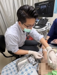 中風後手指緊握、手腳僵硬怎麼辦？醫師解析肢體痙攣治療